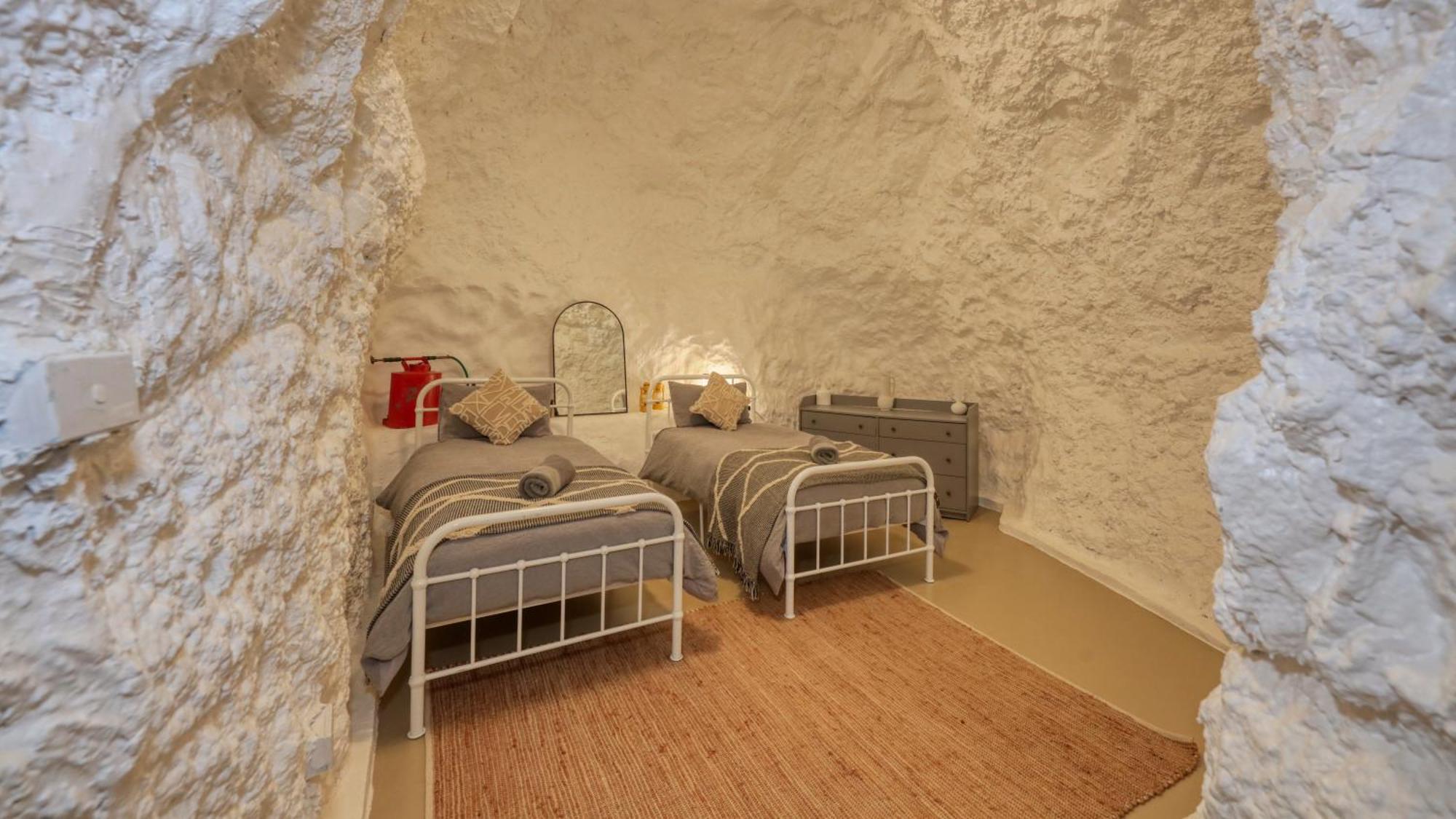 White Cliffs Accommodation -Daybreak Dugout - Unique Cave House Экстерьер фото